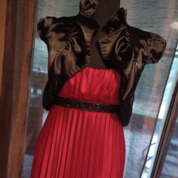 Dress - Picture 4 of 10